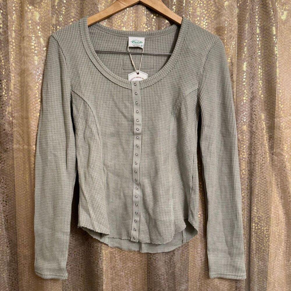 New In Sweet Chord Top Olive Green Boho Snap Button Henley Medium NWT